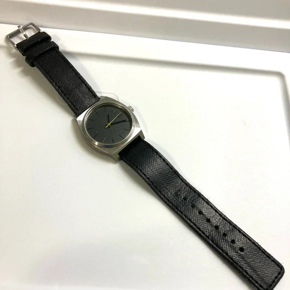 Nixon Silver and Black Watch - Picture 2 of 8